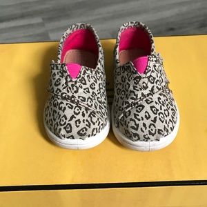 Cheetah print Toms
